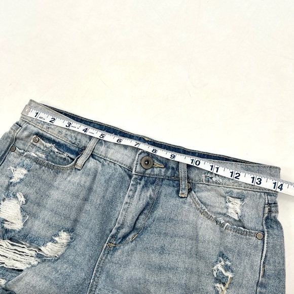 ARTICLES OF SOCIETY Distressed Denim Women Shorts Size 24 - Picture 9 of 12